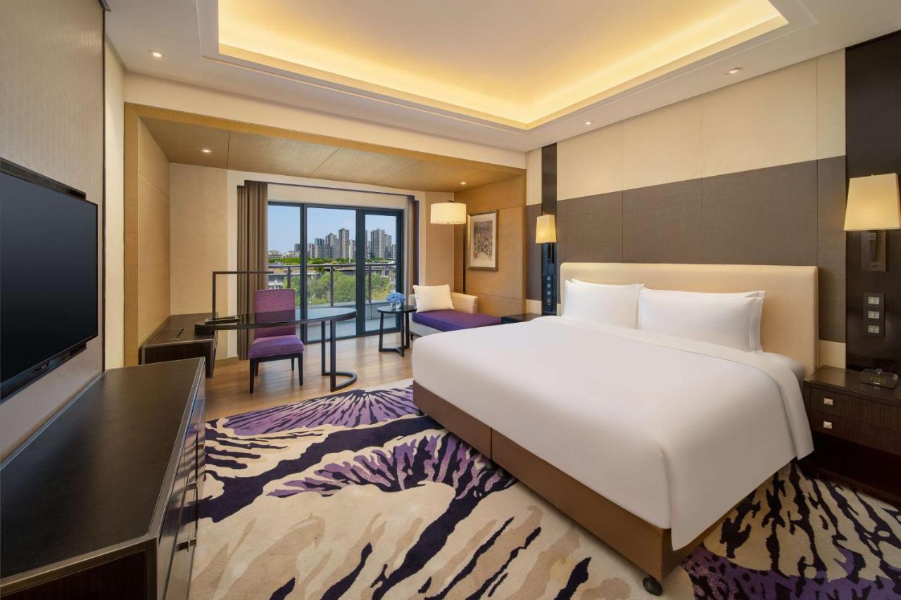 Wuhan Peninsula Hotel Bagian luar foto