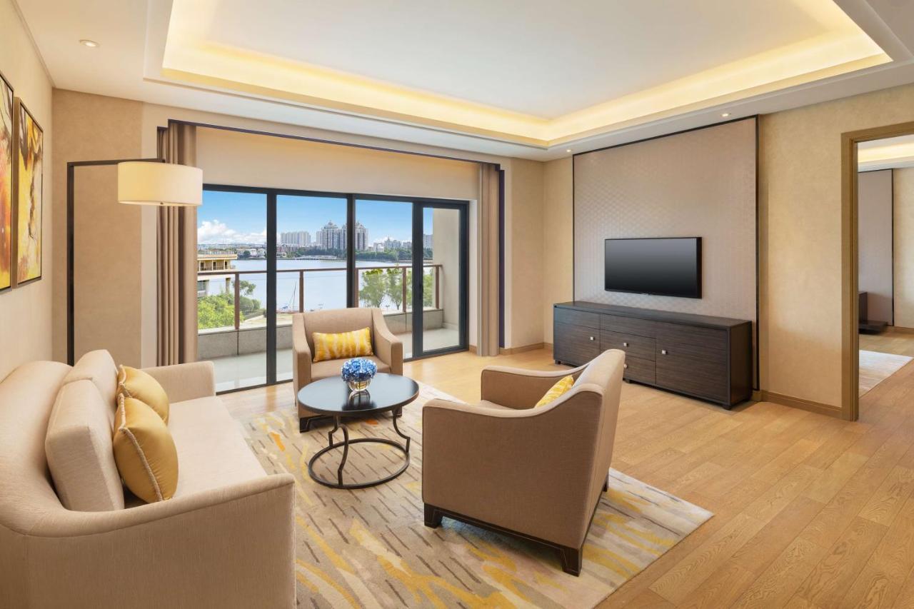 Wuhan Peninsula Hotel Bagian luar foto