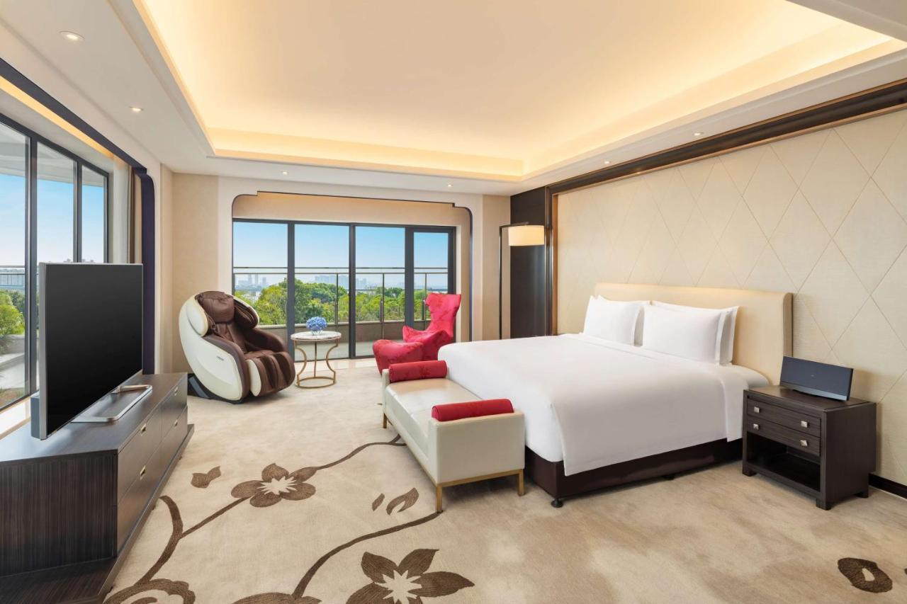 Wuhan Peninsula Hotel Bagian luar foto