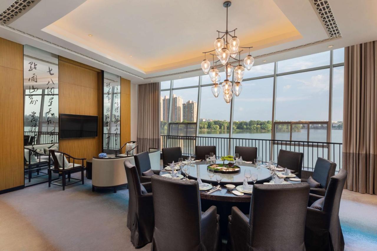 Wuhan Peninsula Hotel Bagian luar foto