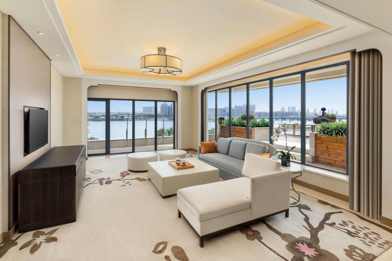Wuhan Peninsula Hotel Bagian luar foto