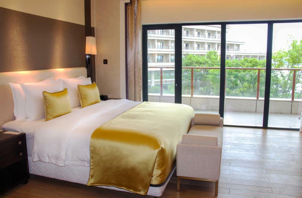 Wuhan Peninsula Hotel Bagian luar foto
