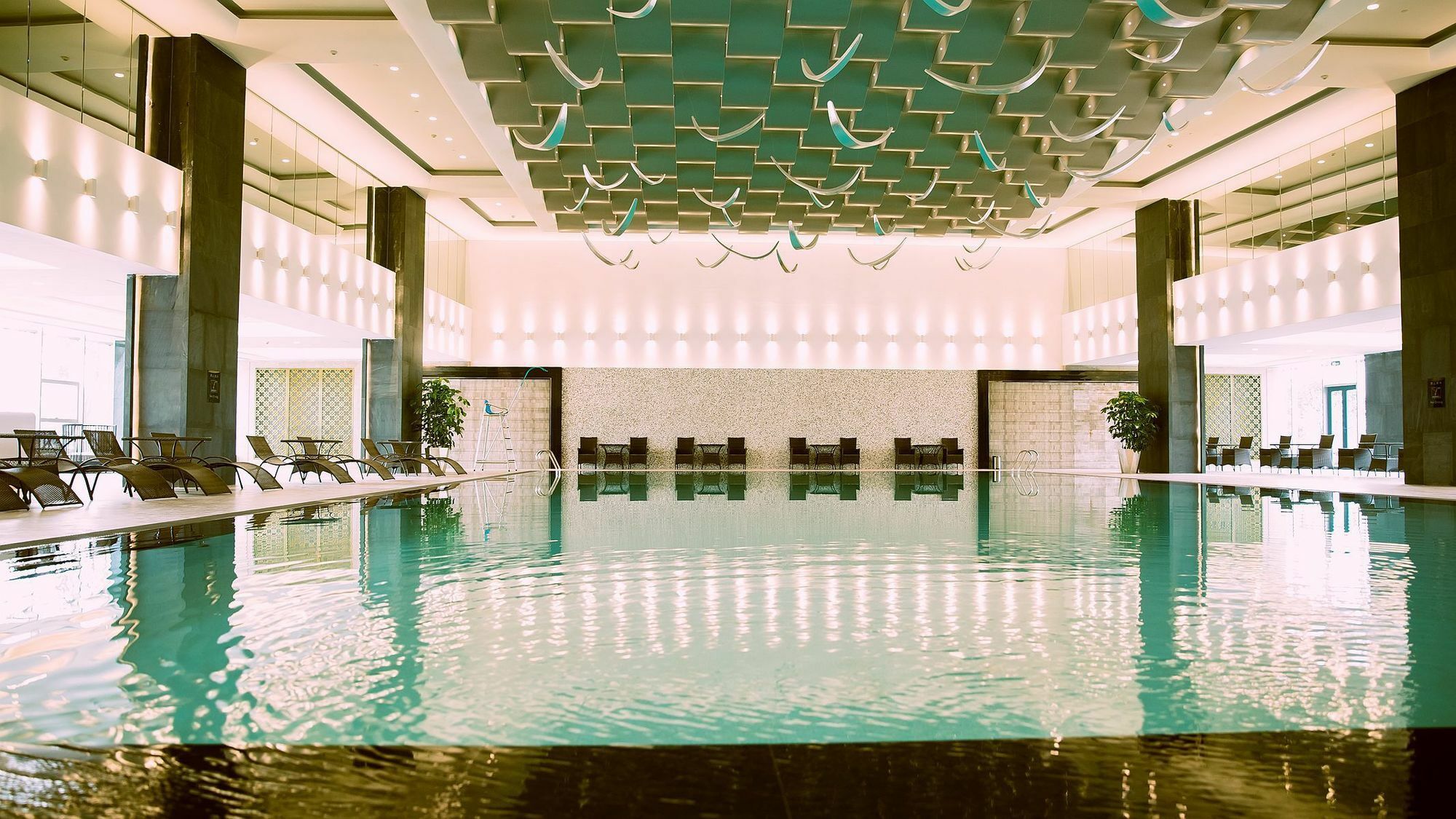 Wuhan Peninsula Hotel Bagian luar foto