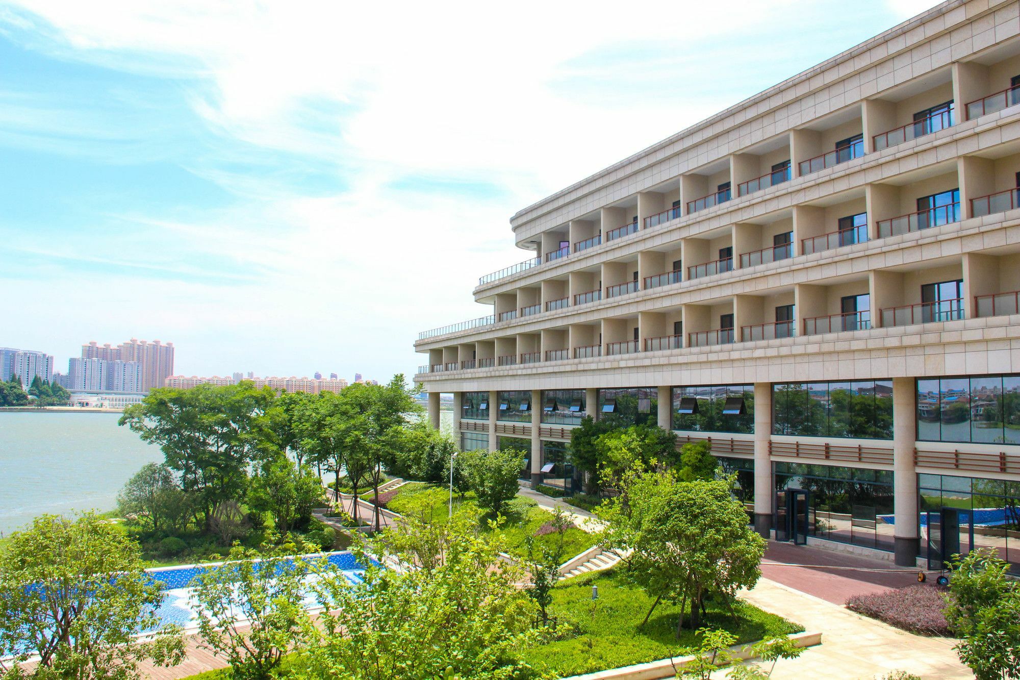 Wuhan Peninsula Hotel Bagian luar foto