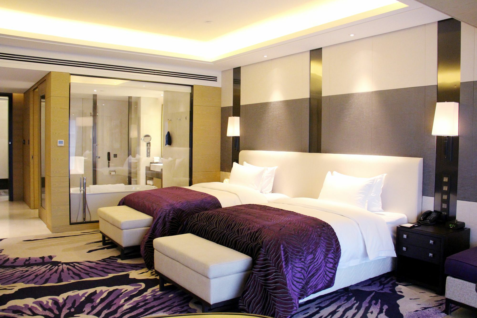 Wuhan Peninsula Hotel Bagian luar foto